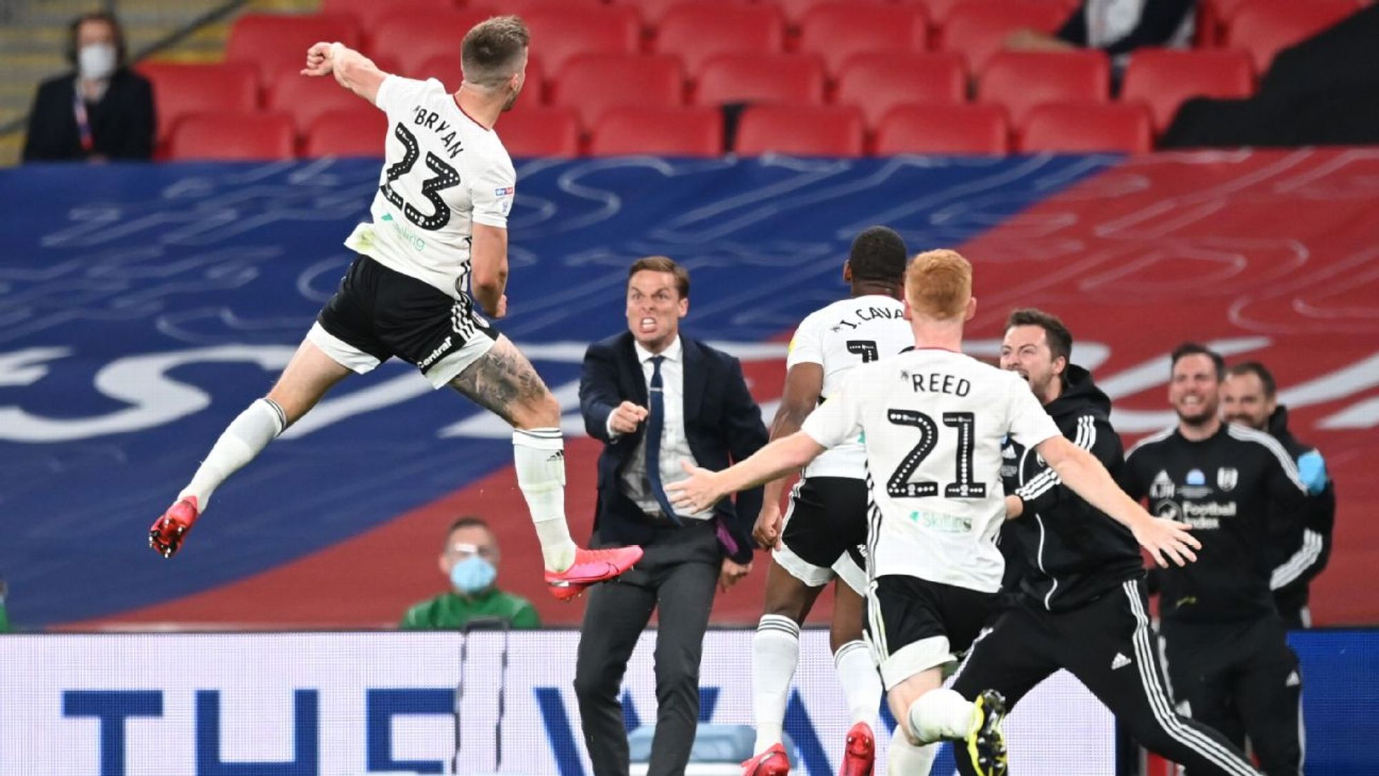 俱樂部杯戰--全華班遼寧不敵青島陷入連敗 劉易斯21+7 鄢手騏貢獻16+8+6.